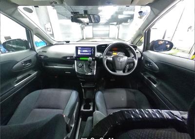 2013 Toyota Wish - Thumbnail