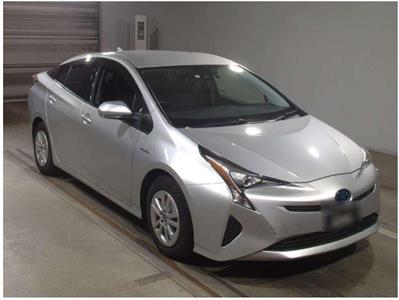 2017 Toyota Prius - Thumbnail