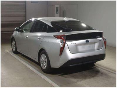 2017 Toyota Prius - Thumbnail