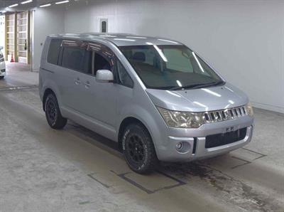 2012 Mitsubishi Delica - Thumbnail