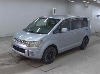 2012 Mitsubishi Delica - Thumbnail