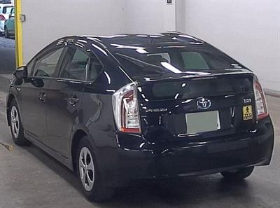 2015 Toyota Prius - Thumbnail