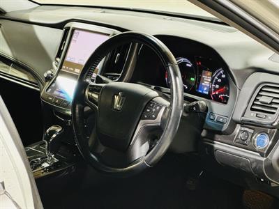 2013 Toyota Crown - Thumbnail