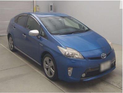 2013 Toyota Prius - Thumbnail