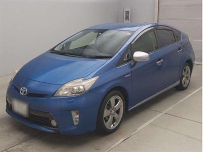 2013 Toyota Prius - Thumbnail