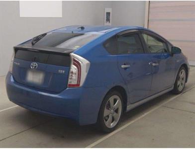 2013 Toyota Prius - Thumbnail