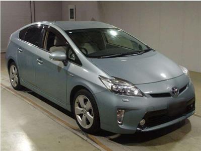 2012 Toyota Prius - Thumbnail