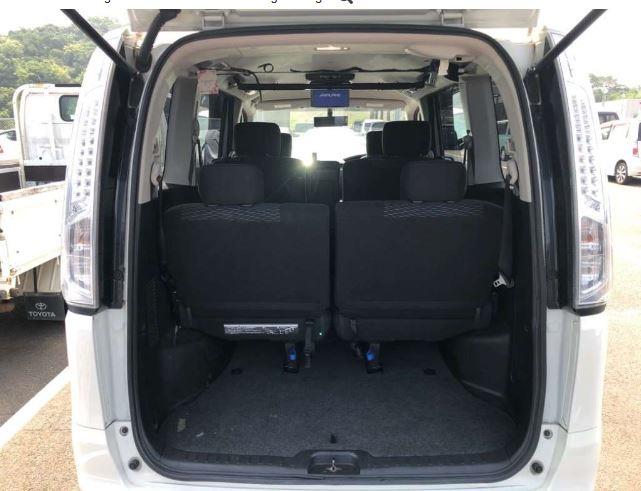 2013 Nissan Serena