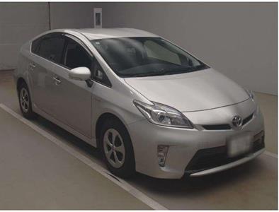 2015 Toyota Prius - Thumbnail