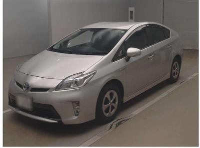 2015 Toyota Prius - Thumbnail