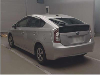 2015 Toyota Prius - Thumbnail