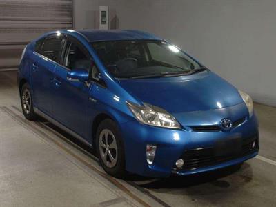 2013 Toyota Prius - Thumbnail