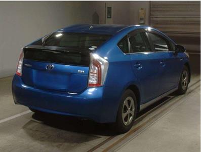 2013 Toyota Prius - Thumbnail