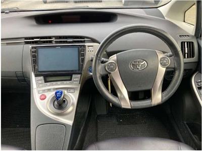 2013 Toyota Prius - Thumbnail