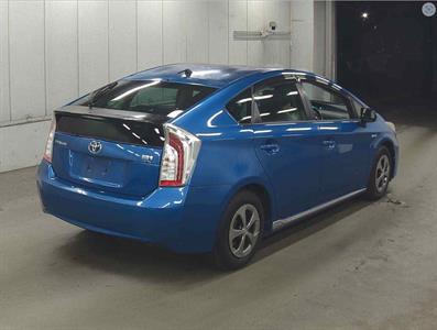 2013 Toyota Prius - Thumbnail