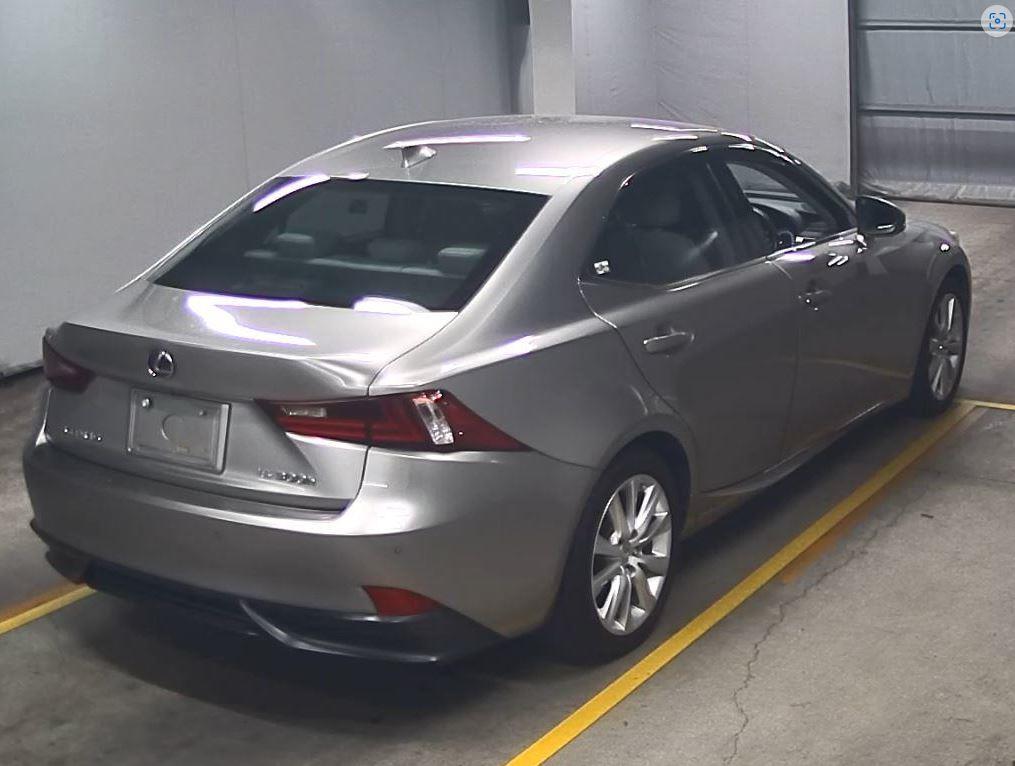 2013 Lexus IS 300h