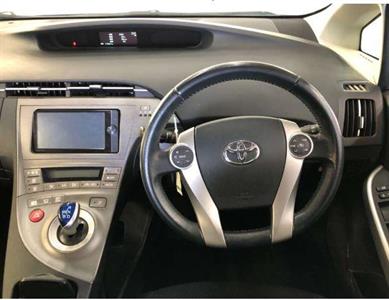 2013 Toyota Prius - Thumbnail