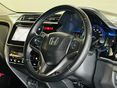 2014 Honda Grace - Thumbnail