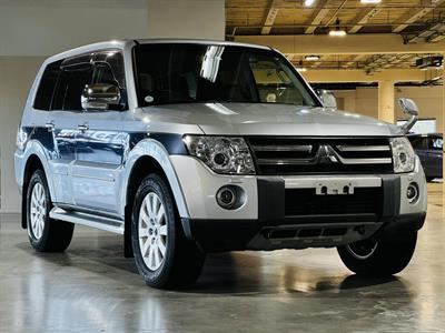 2008 Mitsubishi Pajero - Thumbnail