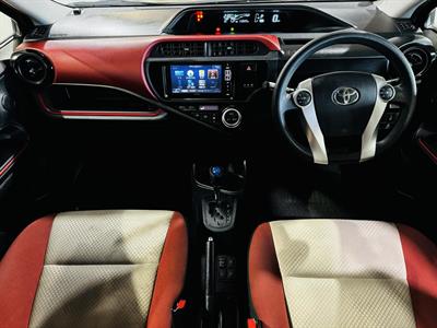 2015 Toyota Aqua - Thumbnail