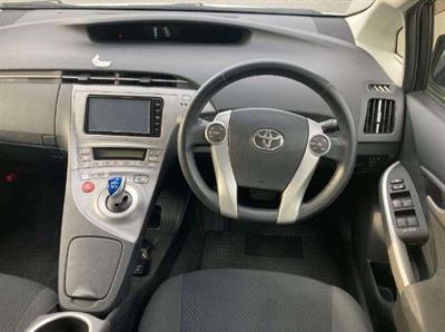 2014 Toyota Prius - Thumbnail