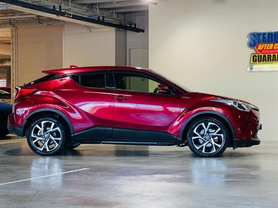 2017 Toyota C-HR - Thumbnail