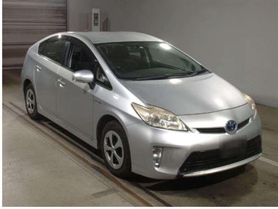 2013 Toyota Prius - Thumbnail