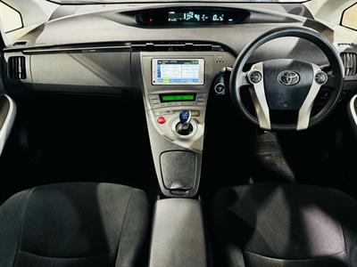 2013 Toyota Prius - Thumbnail