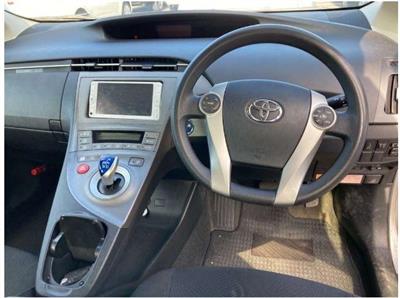 2013 Toyota Prius - Thumbnail