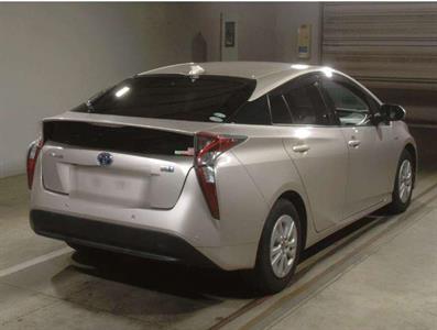 2017 Toyota Prius - Thumbnail