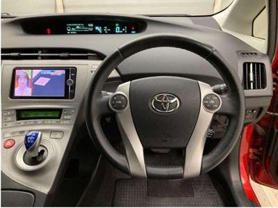 2013 Toyota Prius - Thumbnail