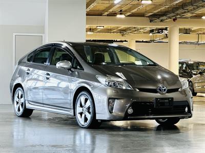 2013 Toyota Prius - Thumbnail