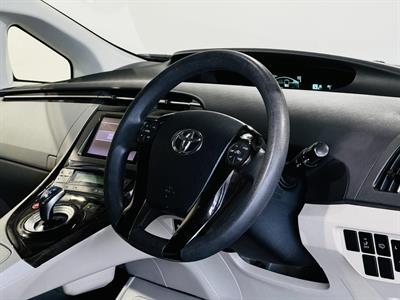 2013 Toyota Prius - Thumbnail