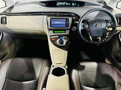 2013 Toyota Prius - Thumbnail