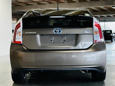 2013 Toyota Prius - Thumbnail