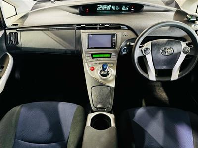 2012 Toyota Prius - Thumbnail