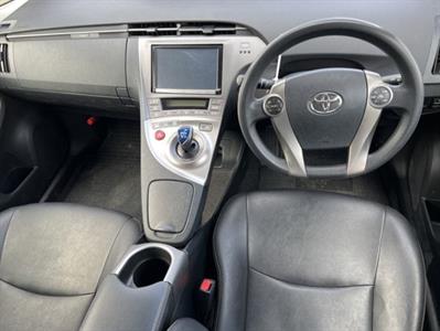 2014 Toyota Prius - Thumbnail