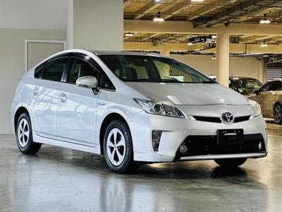 2012 Toyota Prius - Thumbnail