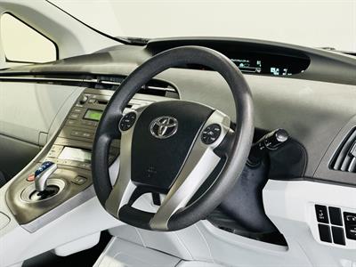 2012 Toyota Prius - Thumbnail