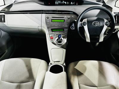 2012 Toyota Prius - Thumbnail