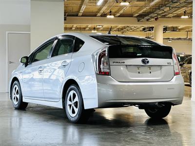 2012 Toyota Prius - Thumbnail