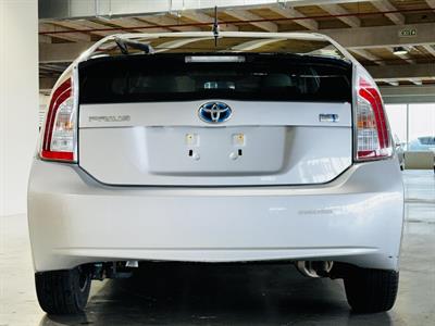 2012 Toyota Prius - Thumbnail