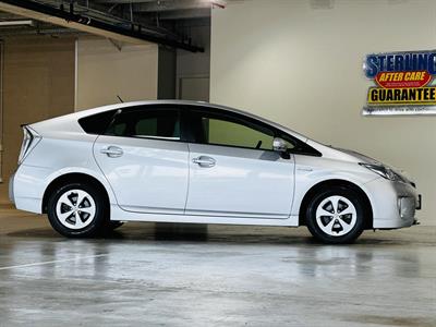 2012 Toyota Prius - Thumbnail