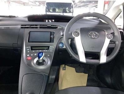 2013 Toyota Prius - Thumbnail