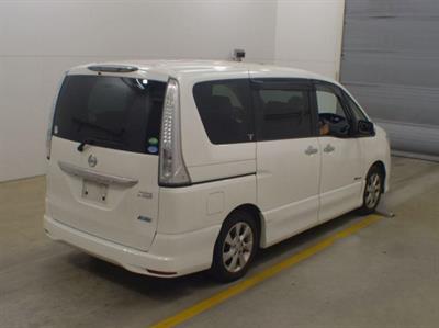 2013 Nissan Serena - Thumbnail