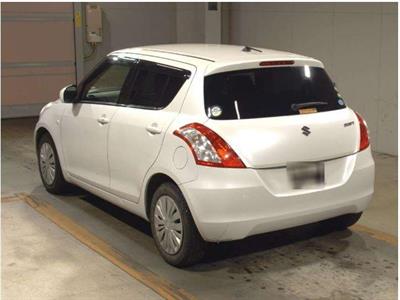 2013 Suzuki Swift - Thumbnail