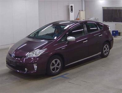 2014 Toyota Prius - Thumbnail