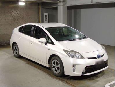 2013 Toyota Prius - Thumbnail