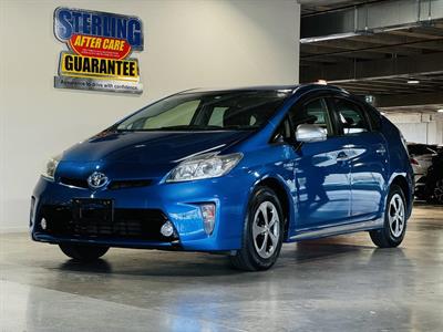 2013 Toyota Prius - Thumbnail