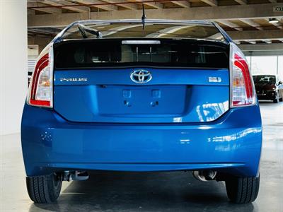 2013 Toyota Prius - Thumbnail